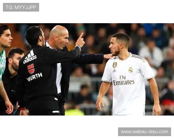 阿什拉夫伤情再起波澜，球队备战迎严峻考验