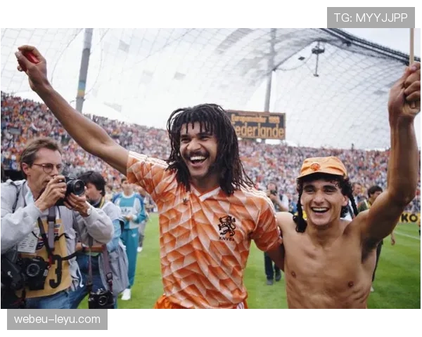 鲁德·古利特重返足球界开启教练生涯，引发足坛广泛关注