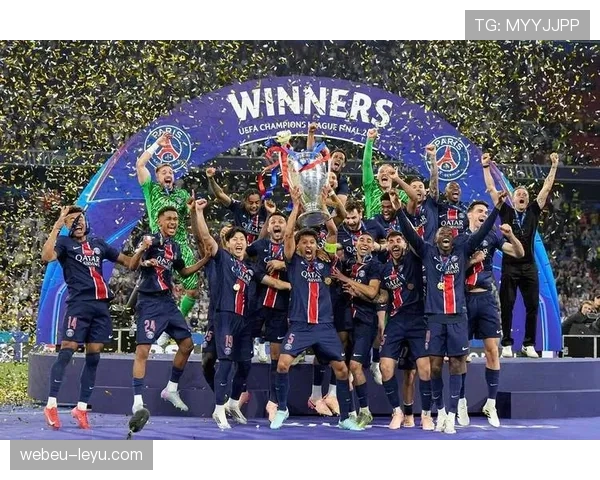 欧冠联赛新王加冕，球队荣耀再创辉煌，赛场表现惊艳全场