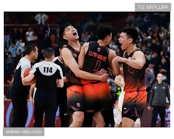 球队深陷危机：内讧频发叠加外部压力，前景堪忧