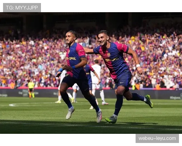 拉菲尼亚持续闪耀赛场，助球队强势冲击冠军荣耀