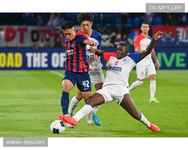 巴尔德展现惊人速度与爆发力,助球队提升竞争力,值得关注 巴尔德展现惊人速度与爆发力,助球队提升竞争力,值得关注