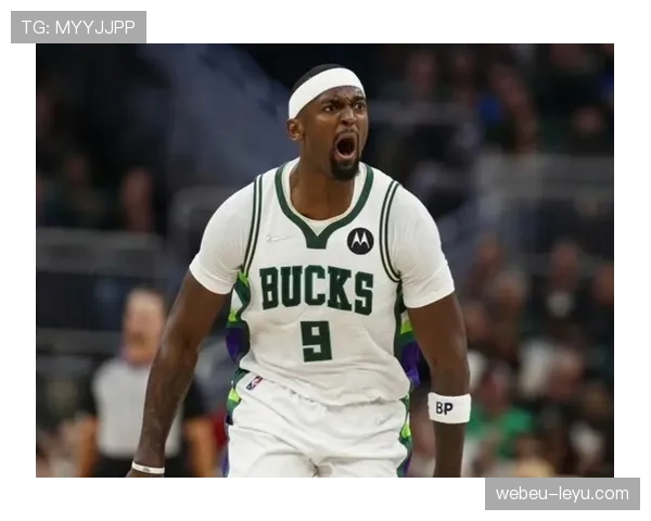 波蒂斯挡拆掩护为字母哥拉开空间成为稳定外线点