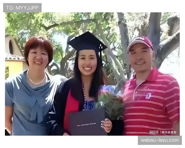 郎平这生活绝对不像场上那样严肃，家里画风居然超接地气，我还以为她哪都讲规则呢！