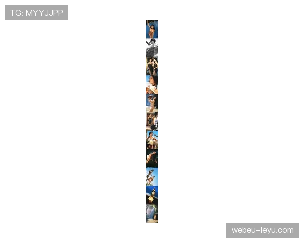 维纳斯·威廉姆斯路边啃热狗，背着的包估摸能买好几套房